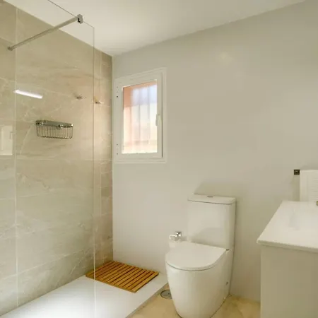 Apartment Coastal Retreat-sleeps 8 Sea View Pool & Parking Estepona