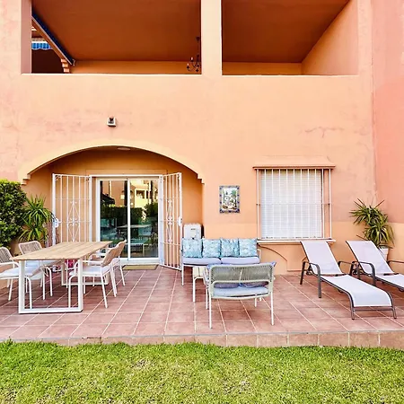 Apartment Coastal Retreat-sleeps 8 Sea View Pool & Parking *