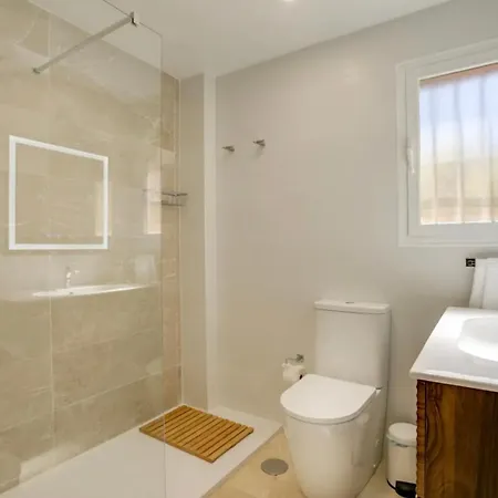 Apartment Seaview Pool Garden Kingbed Acbeach Freep