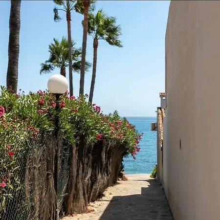 Seaview Pool Garden Kingbed Acbeach Freep Apartment